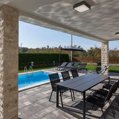 Holiday With Pool In