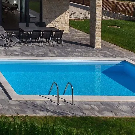Vila Holiday With Pool In